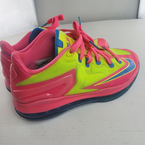 Nike Max Lebron XI Low GS Volt Photo Blue Pink Sho - Picture 5 of 8